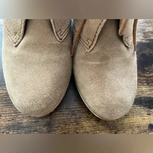 White Mountain | ladies Chestnut suede ankle boot. Size: 7.5M. - Picture 5 of 9